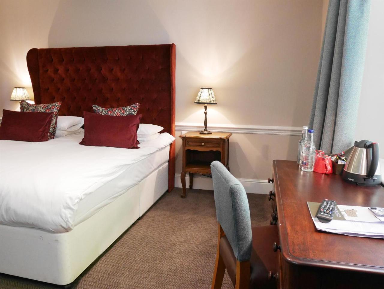 Hotel The Fleece Witney Exterior foto